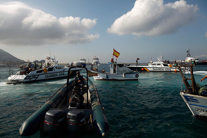 Gibraltar protests: Spanish Civil Guard boats surround a Spanish fishing boat during a protest 