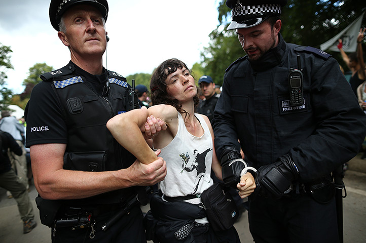 Fracking protests: Police officers arrest protesters in Balcombe