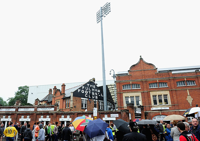 Saturday Round up: Umbrellas at Craven Cottage