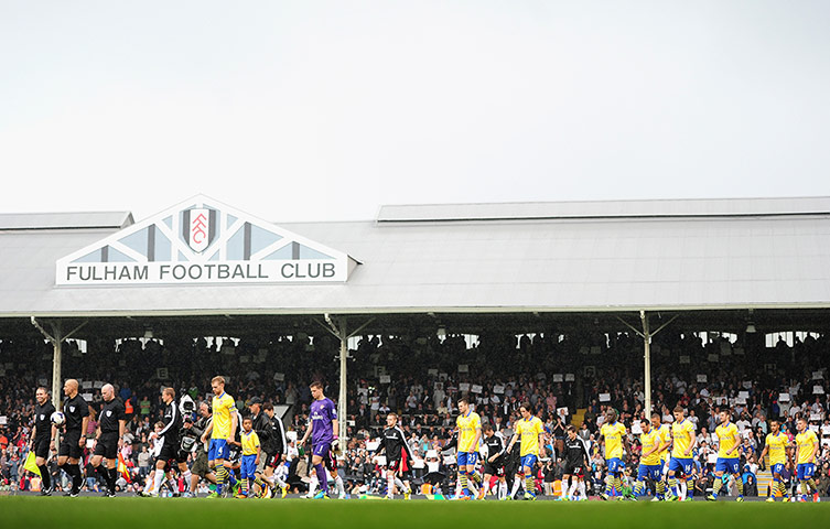 Saturday Round up: The teams walk onto the pitch