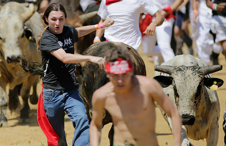 us bull run: Participants run 