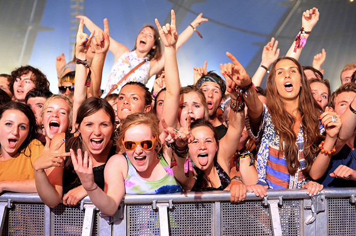 Reading festival: Fans soak up the atmosphere as Palma Violets perform