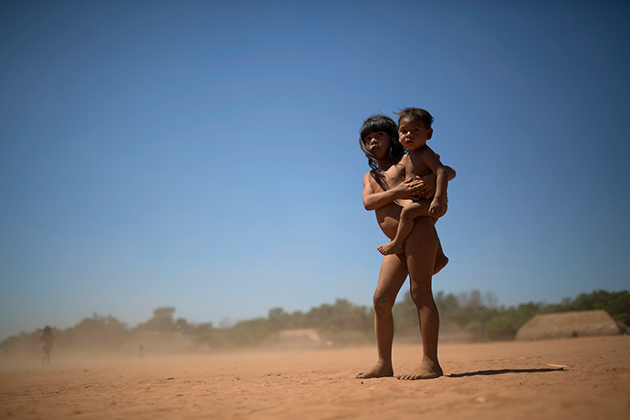 Waura Indian ritual : Waura Indian quarup ritual in pictures