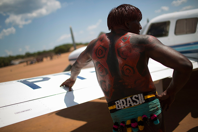 Waura Indian ritual : Waura Indian quarup ritual in pictures