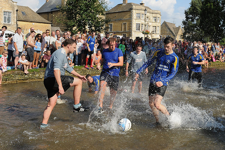 River football : River football in pictures