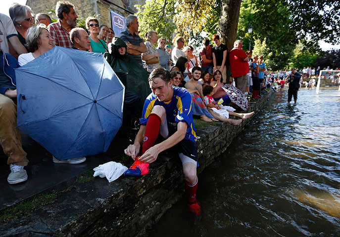 River football : River football in pictures
