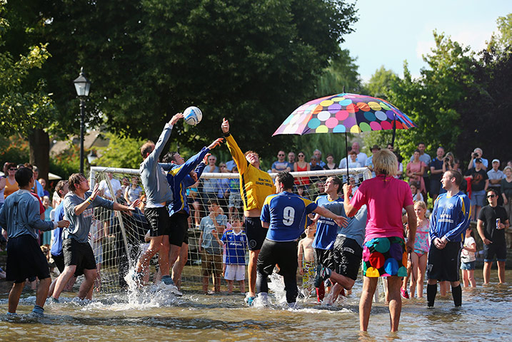 River football : River football in pictures