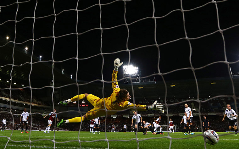 capital one cup: Ravel Morrison of West Ham United scores