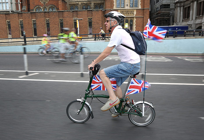 RideLondon: A patriotic cyclist flies three Union flags