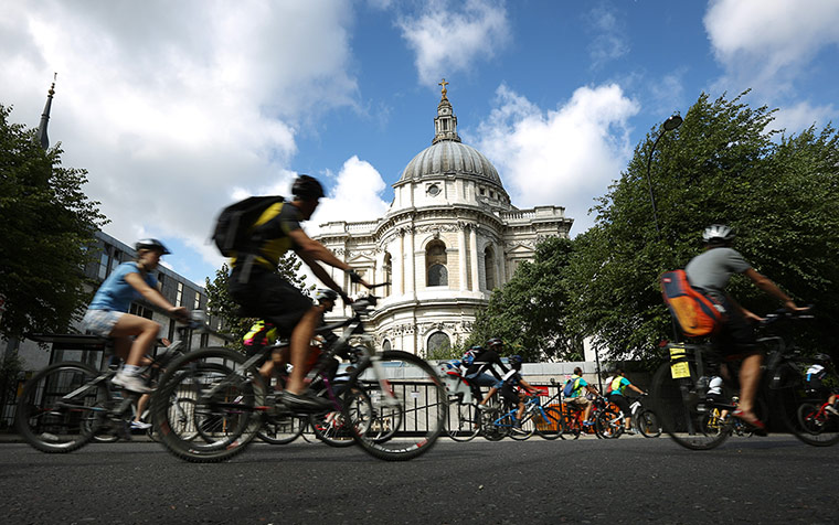 RideLondon: Cyclists pass St Paul's Cathedral 