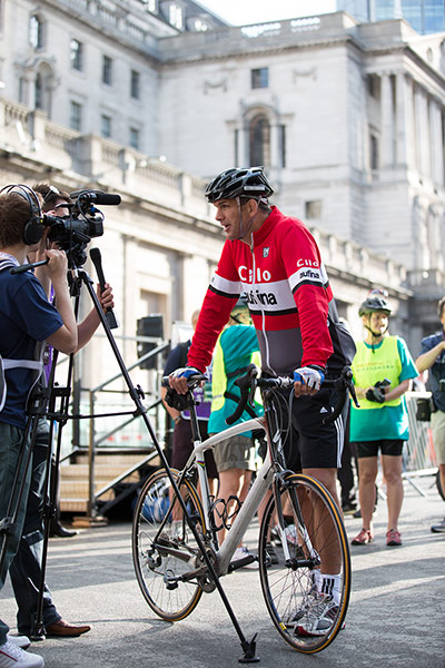 RideLondon: Martin Johnson And Laura Trott At The Start Of Prudential Ridelondon