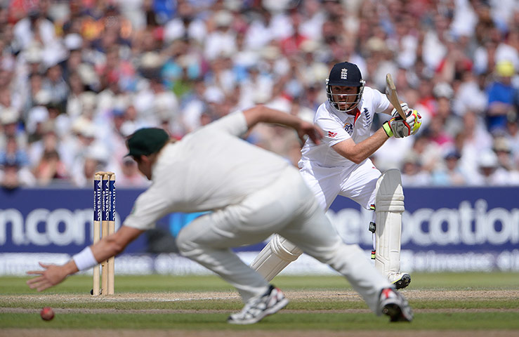 Tom 3rd test day 3: Ian Bell drives a four past Watson off Starc