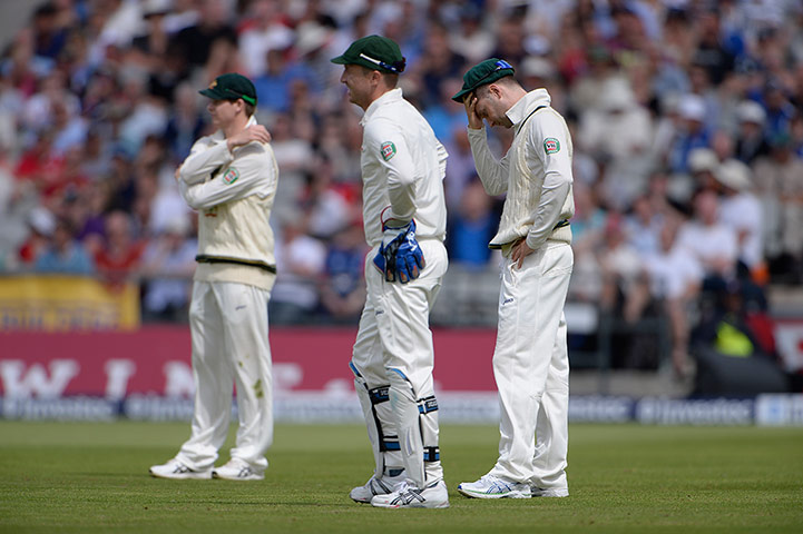 Tom 3rd test day 3: A dejected Michael Clarke 