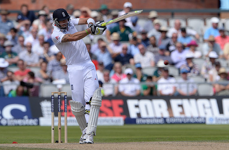 Tom 3rd test day 3: Kevin Pietersen smashes Mitchell Starc for four 