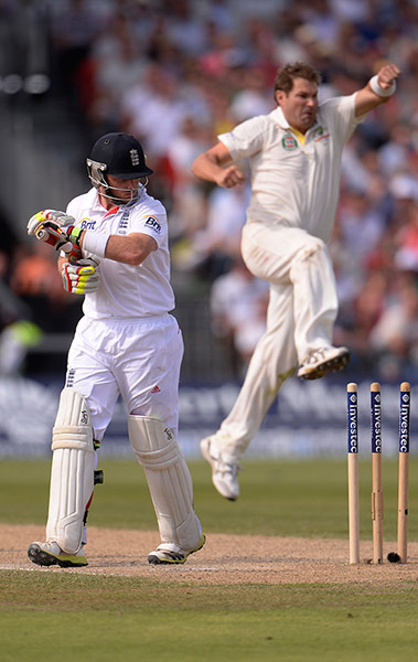 Tom 3rd test day 3: Ian Bell is bowled by Ryan Harris 