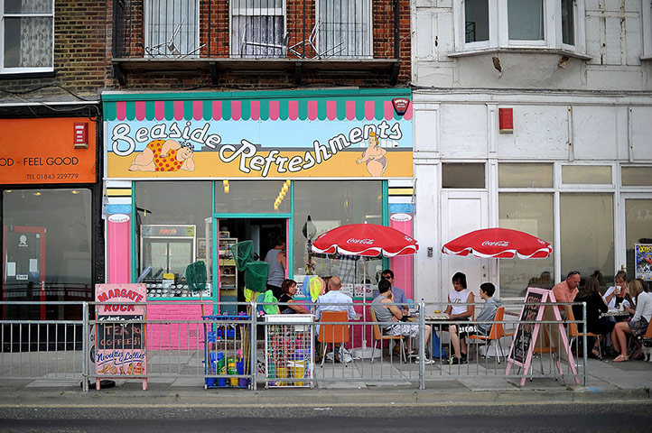 UK Seaside Towns: A seaside cafe along the seafront in Margate