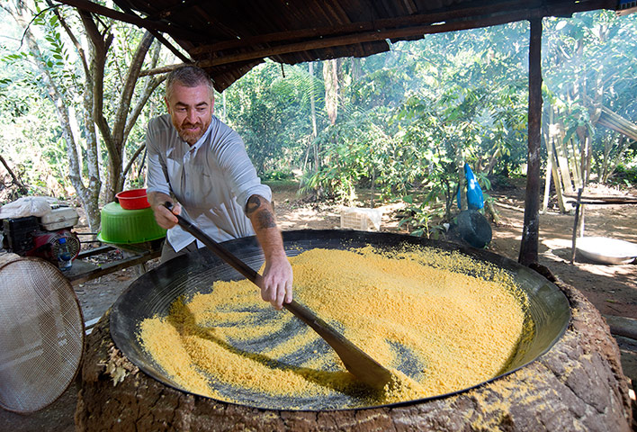 Alex Atala: Manioc flour preparation