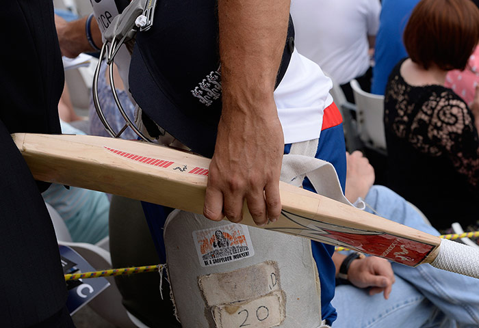 cricket: 4th ashes test day one