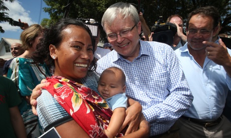 The Prime Minister Kevin Rudd tours Parap markets in Darwin, Saturday 31 August 2013.