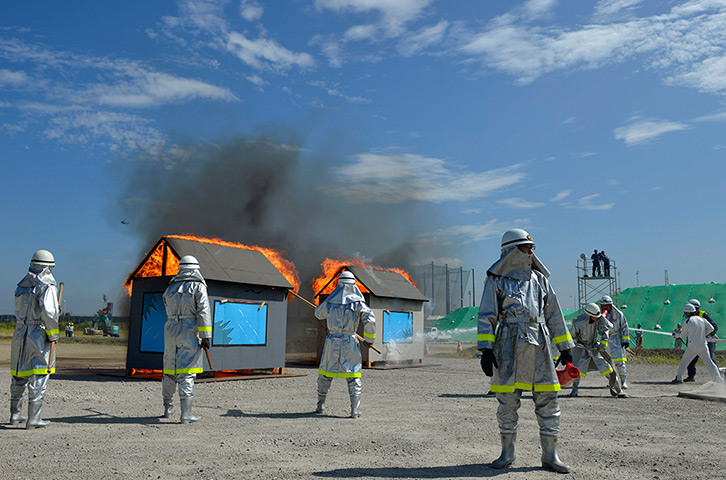 Weekend in pictures: Chiba, Japan: Firefighters participate in a major annual earthquake disaste