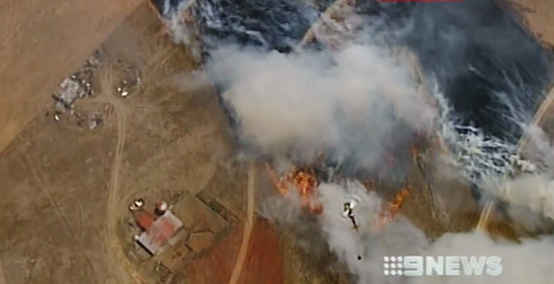 West Sydney bushfires: A house in Sydney's Blue Mountains has been lost to fire