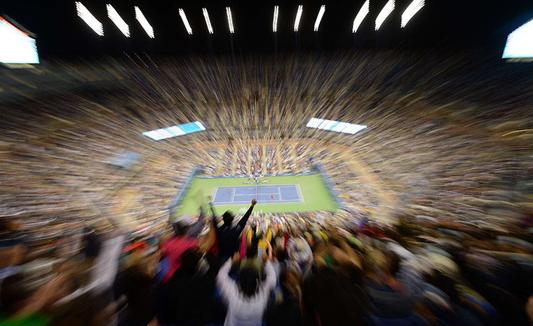 tennis,: People watch the final