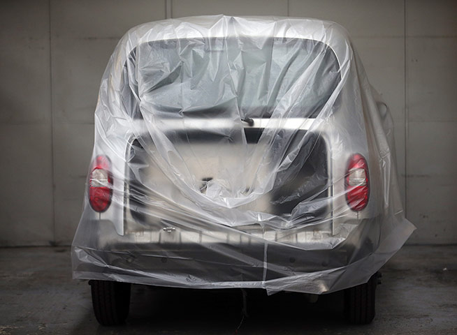 London cab company: London Black Cab Production Resumes In Coventry