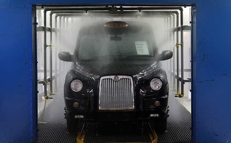 London cab company: London Black Cab Production Resumes In Coventry