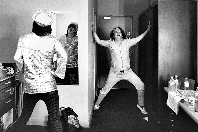 Mighty Boosh: Pre-show stretching