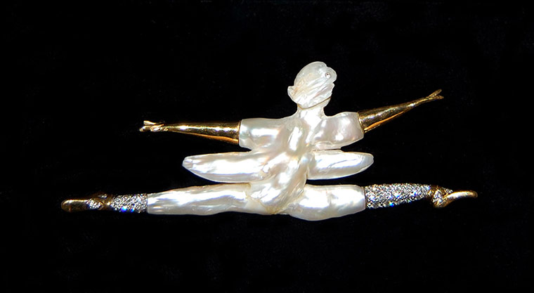 Pearls: Grand Jete, gold with diamonds and two cultured baroque pearls