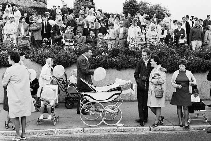 Tony Ray Jones: Clacton Parade, 1967