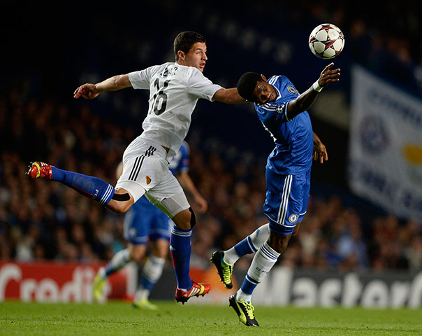 Chelsea: Chelsea's Eto'o challenges Basel's van Grinkel