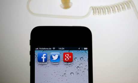 facebook twitter ad technologies - picture of apps on mobile