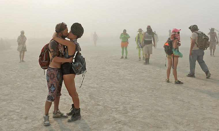 Burning Man 2013: A couple kiss