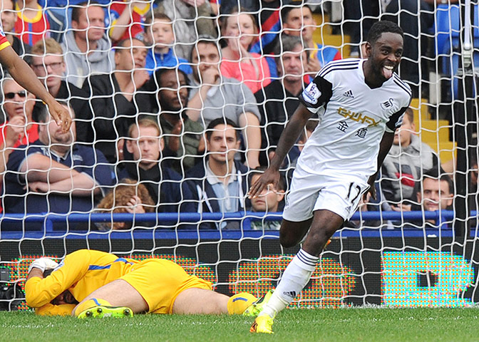 football -: Swansea City's English midfielder Nathan Dyer
