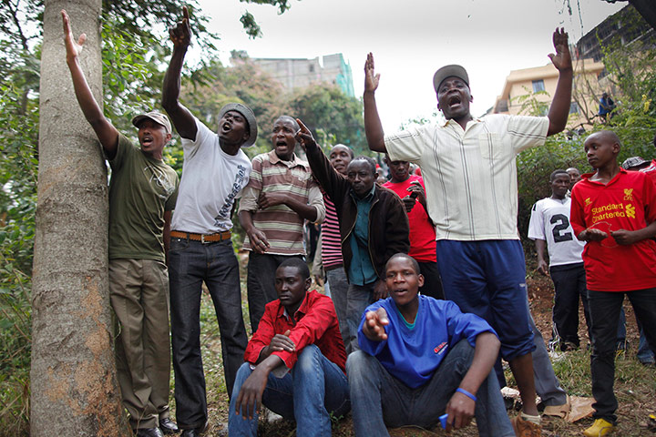 Nairobi mall siege: shouting at police