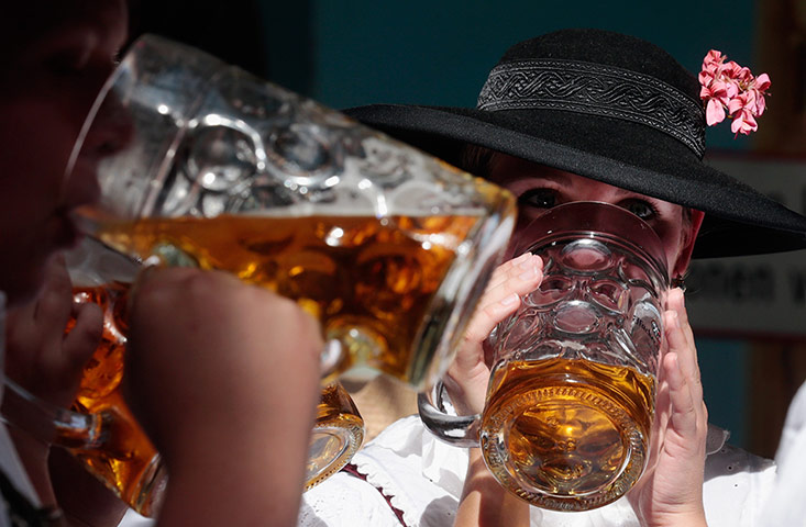 oktoberfest: Thirsty visitors