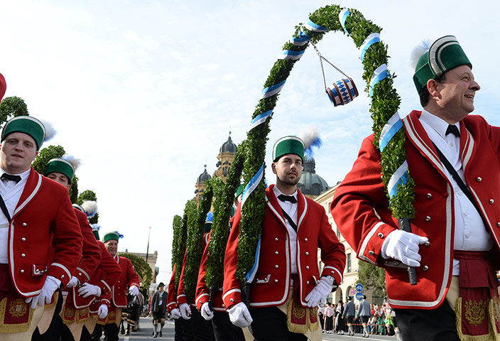 oktoberfest: Oktoberfest costume parade