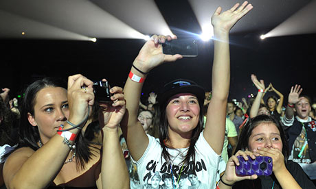 One Direction fans Sydney