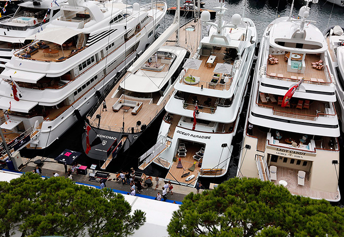Yachts: Yachts moored up