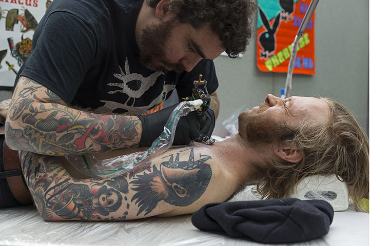 Tattoo Convention: Feeling the pain