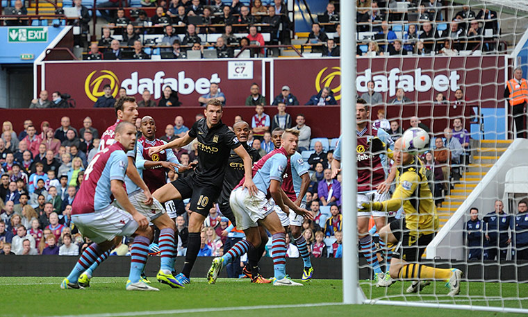 footy -: Aston Villa v Manchester City - Villa Park