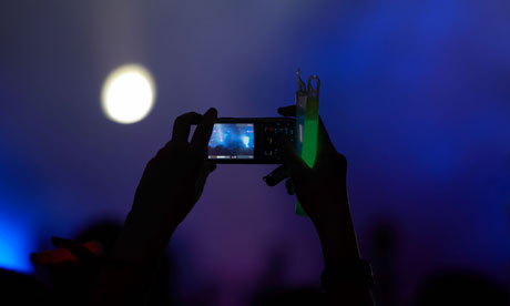 Mobile networks aren't benefitting from the mobile TV consumption boom, with viewers preferring to w