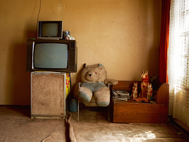 Pieter Hugo - Kin: In the home of Meshack Molatudi, Robinson Lake, Harmony Mine, Randfontein
