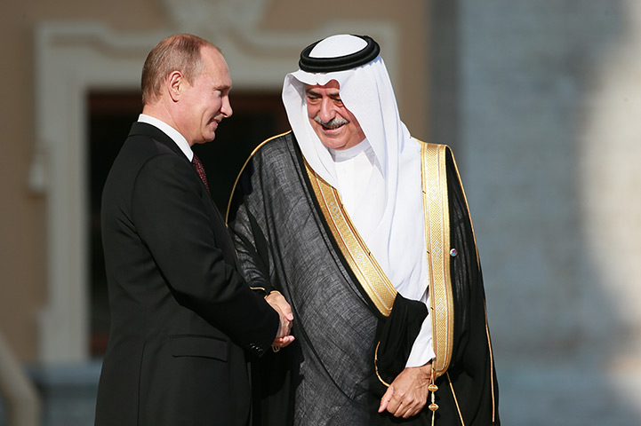 G20 official welcome: President Vladimir Putin and Ibrahim bin Abdulaziz Al-Assaf, Minister of Fi