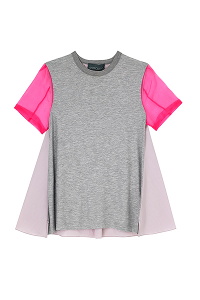 best tops: grey t-shirt with pink sleeves