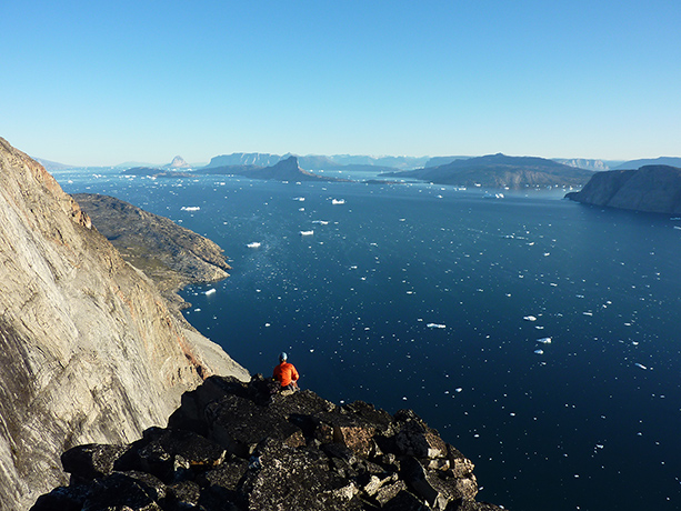 Your Pictures - Chill : man on mountain looking at sea ahead