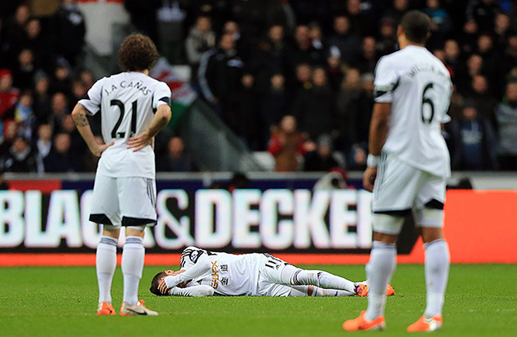Premier New Years Day : Before 10 minutes into the match Swansea City's Pablo Hernandez