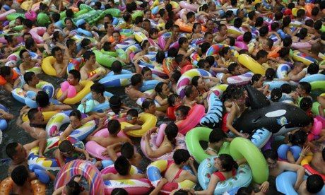 People water rubber rings