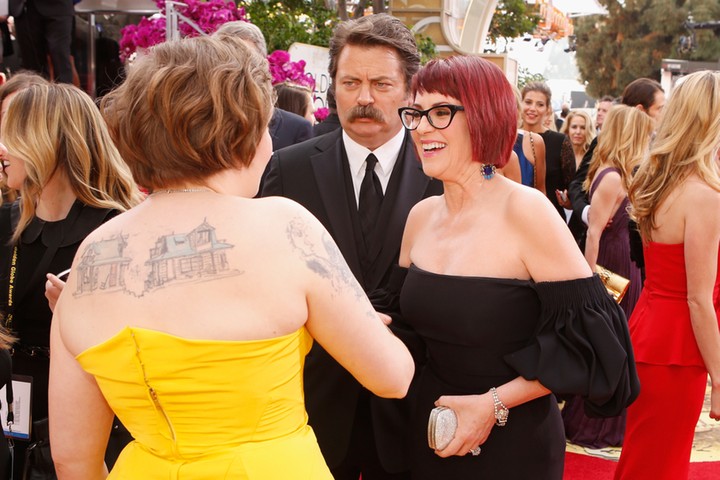 Globes fashion photobombs: Lena Dunham